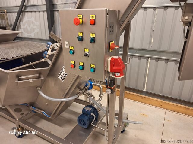 Gyümölcs mosó kefével és darálóval MAURER GÉP Kft. MKMDK 3000 fruit wascher with brusher an