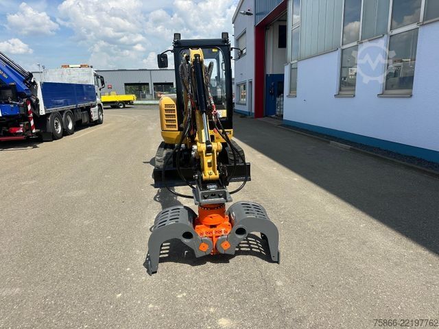 Minikotró CATERPILLAR 302.7 Powertilt Löffelpaket Sortiergreifer