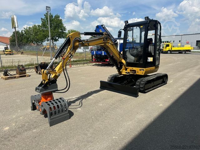 Minikotró CATERPILLAR 302.7 Powertilt Löffelpaket Sortiergreifer