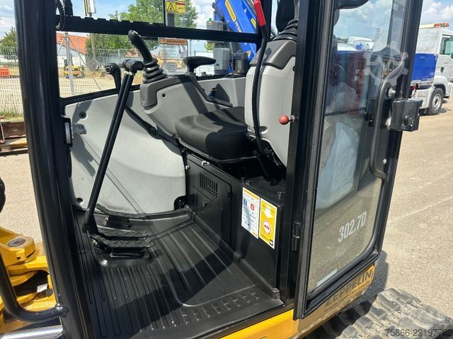 Minikotró CATERPILLAR 302.7 Powertilt Löffelpaket Sortiergreifer