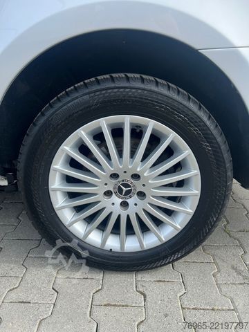 Dobozos furgon MERCEDES-BENZ Vito 116 EXTRALANG KLIMA SCHRÄNKE KAMERA AHK EU6