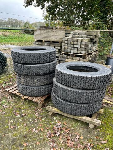 Lkw-Reifen - amerikanische Größen Diverse vrachtwagenbanden 285 / 75R 24.5
