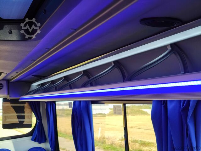 Távolsági busz Iveco THESI / Touristik oder Schulbus