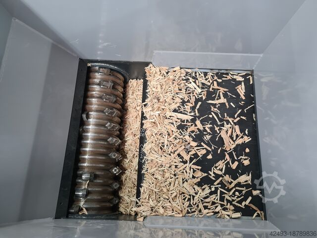 Wood shredder, shredder, chipper mütek MRZ 830 ECO