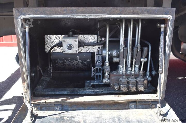 Autószállító MAN TGS 3-Achs Transporter-26t-vorne rechts beschädigt