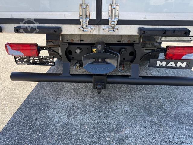 Camion refrigerato MAN 12.220 BL Kühlkoffer 5 m TK T 600*5 Rohrbahnen