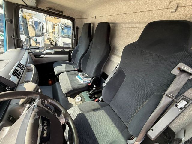 Rashladni kamion MAN TGL 12.220 L FLEISCH-Kühlk.*5 Rohrbahnen*THERMO