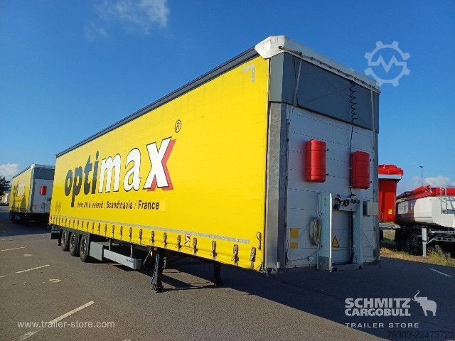 Semi-reboque aberto com lona Schmitz Cargobull Curtainsider Mega Getränke