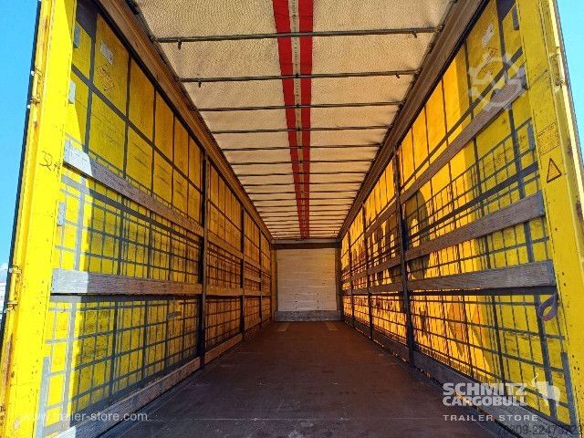 Semi-reboque aberto com lona Schmitz Cargobull Curtainsider Mega Getränke