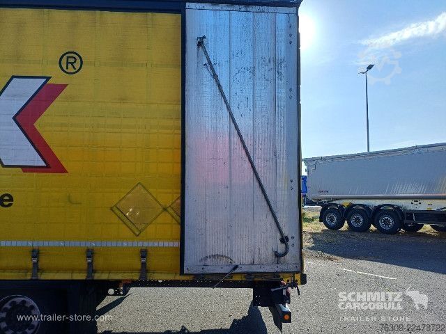 Semi-reboque aberto com lona Schmitz Cargobull Curtainsider Mega Getränke