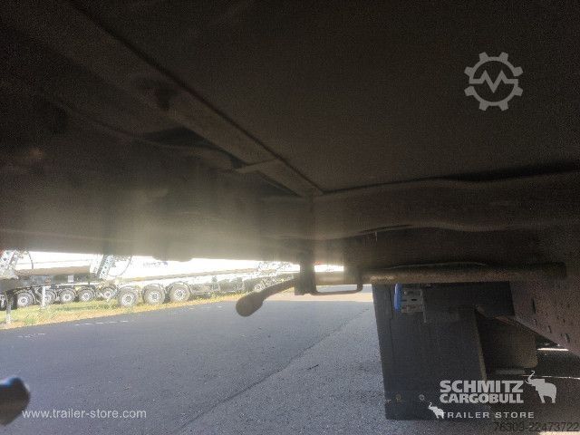 Semi-reboque aberto com lona Schmitz Cargobull Curtainsider Mega Getränke