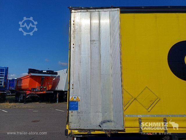 Semi-reboque aberto com lona Schmitz Cargobull Curtainsider Mega Getränke
