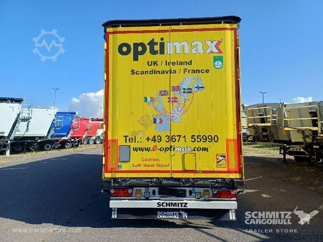 Semi-reboque aberto com lona Schmitz Cargobull Curtainsider Mega Getränke