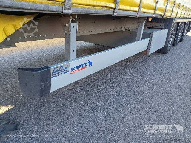 Semi-reboque aberto com lona Schmitz Cargobull Curtainsider Mega Getränke