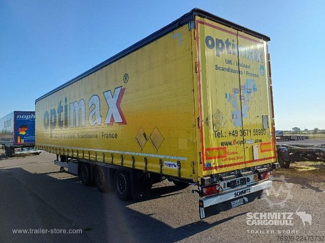 Semi-reboque aberto com lona Schmitz Cargobull Curtainsider Mega Getränke