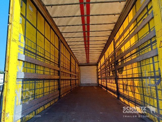 Semi-reboque aberto com lona Schmitz Cargobull Curtainsider Mega Getränke