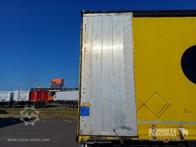 Semi-reboque aberto com lona Schmitz Cargobull Curtainsider Mega Getränke