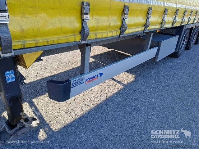 Semi-reboque aberto com lona Schmitz Cargobull Curtainsider Mega Getränke