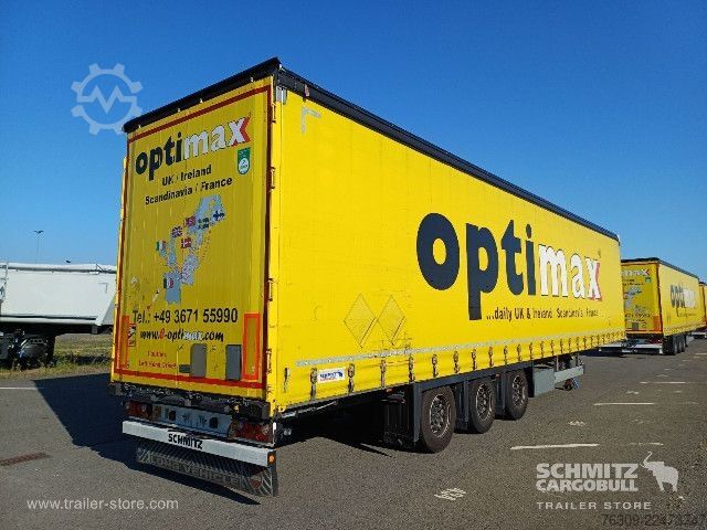 Semi-reboque aberto com lona Schmitz Cargobull Curtainsider Mega Getränke