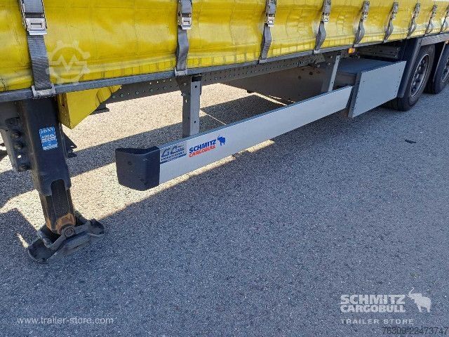 Semi-reboque aberto com lona Schmitz Cargobull Curtainsider Mega Getränke