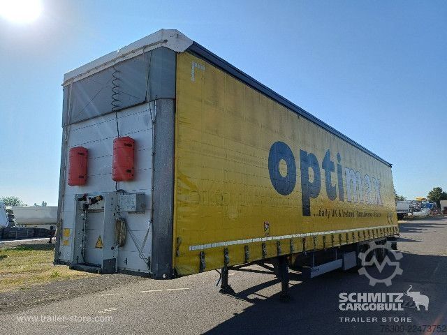 Semi-reboque aberto com lona Schmitz Cargobull Curtainsider Mega Getränke