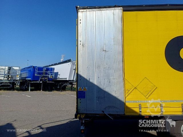 Semi-reboque aberto com lona Schmitz Cargobull Curtainsider Mega Getränke