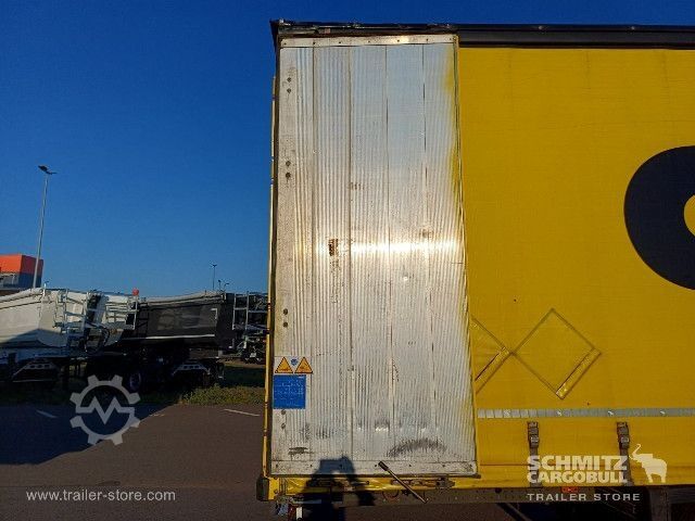 Semi-reboque aberto com lona Schmitz Cargobull Curtainsider Mega Getränke