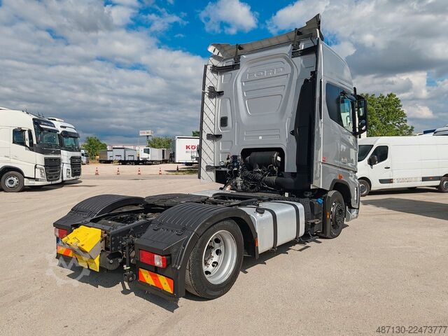 Véhicule tracteur volume FORD F-MAX 500 LUXURY Mega