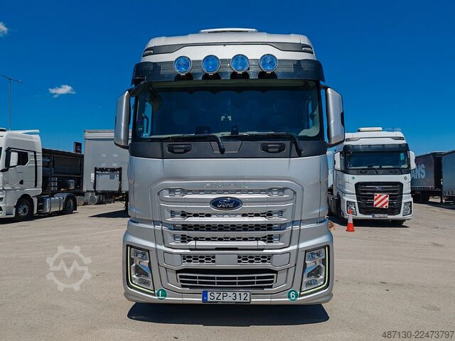 Véhicule tracteur volume FORD F-MAX 500 LUXURY Mega