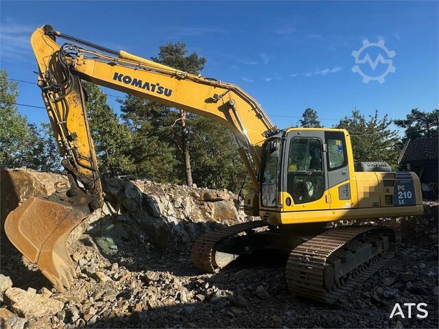 Rupsgraafmachine Komatsu PC210LC-8 Crawler Excavator w/ 2 Buckets, Tilt and