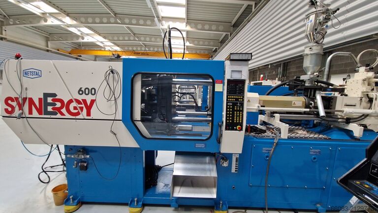 Injection molding machine NETSTAL SYNERGY