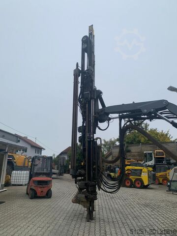 Boreplatform Atlas Copco T40-11 Smart ROC with drilling rims and