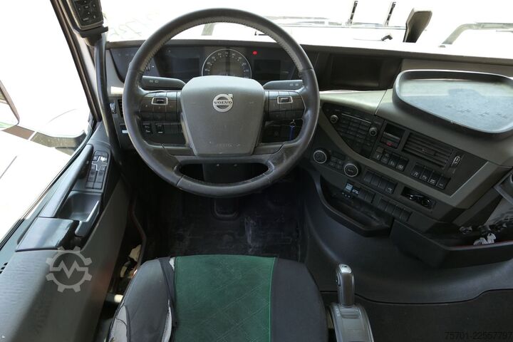 Tankwagen VOLVO FH 460 Tierfutter 4-kammer Silo X-Track Assist