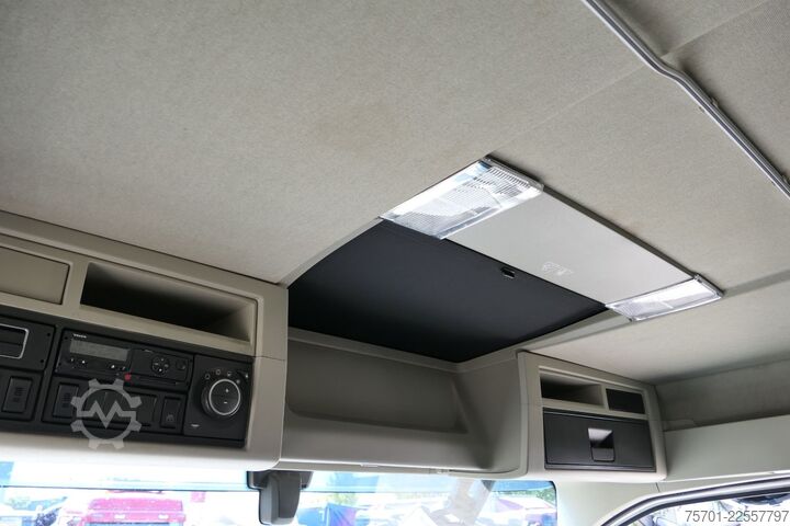 Tankwagen VOLVO FH 460 Tierfutter 4-kammer Silo X-Track Assist