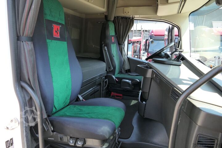 Tankwagen VOLVO FH 460 Tierfutter 4-kammer Silo X-Track Assist