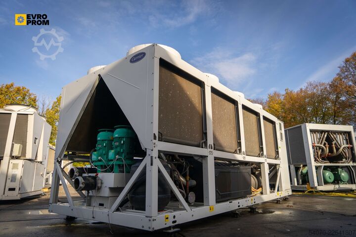 Chiller Used Industrial Chiller CARRIER - 611 kW | With warranty