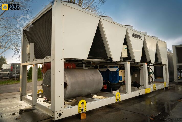 Hűtőgép Used Industrial Chiller AERMEC - 634 kW | With warranty