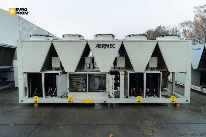Hűtőgép Used Industrial Chiller AERMEC - 634 kW | With warranty