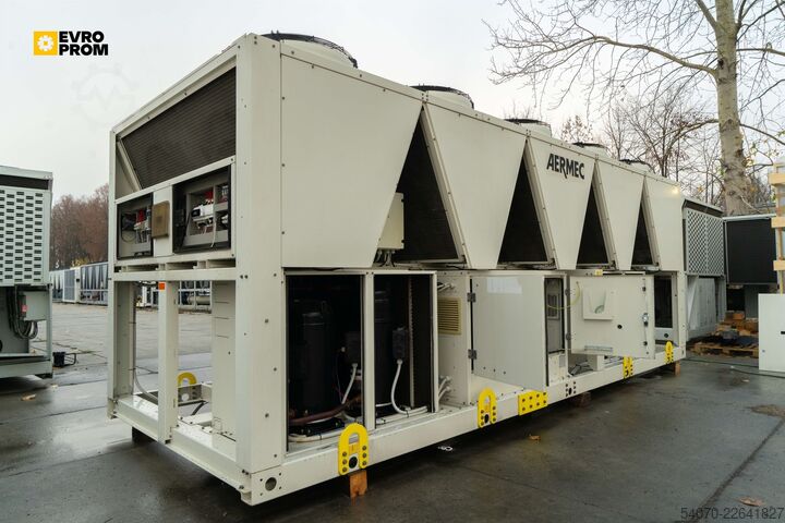 Hűtőgép Used Industrial Chiller AERMEC - 634 kW | With warranty