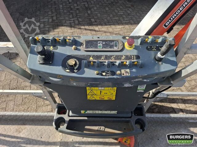 Teleskopisk platform JLG 660SJ