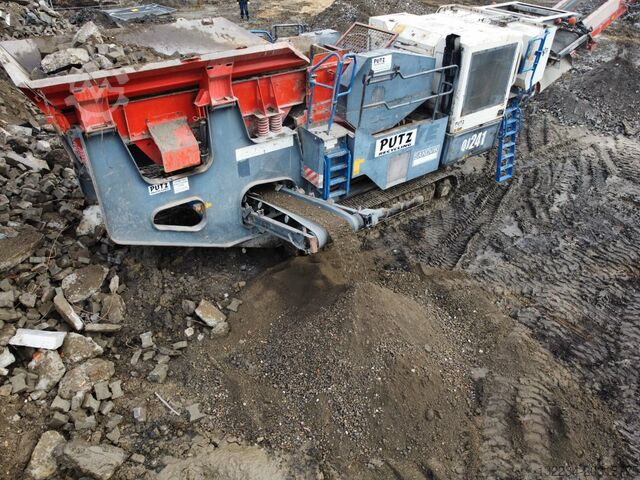 Sandvik QJ241 käftkross på band Sandvik QJ241 jaw crusher