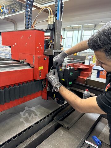 Laser cutting machine Bystronic Retrofit Co2 to Fiber