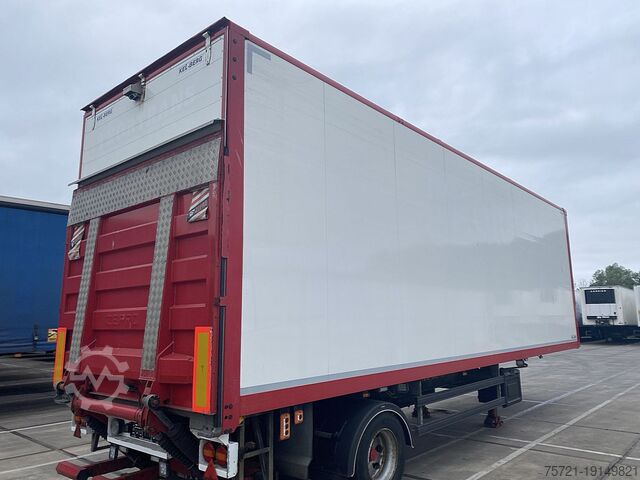 Gesloten bak KELBERG 1 AXLE CITY TRIDEC STEERING LBW