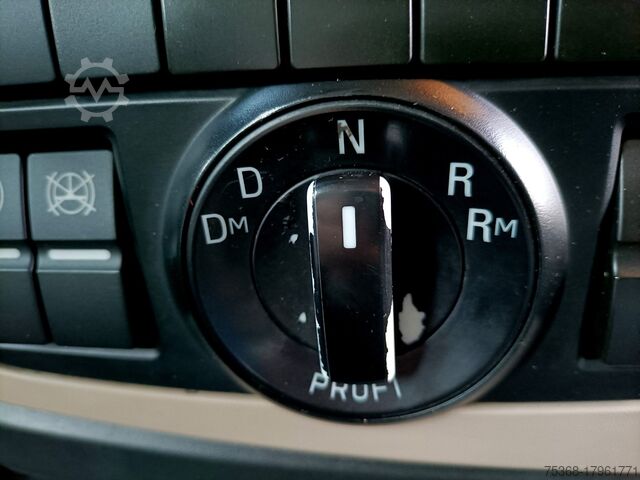 Platformwagen met dekzeil MAN TGX 26 460