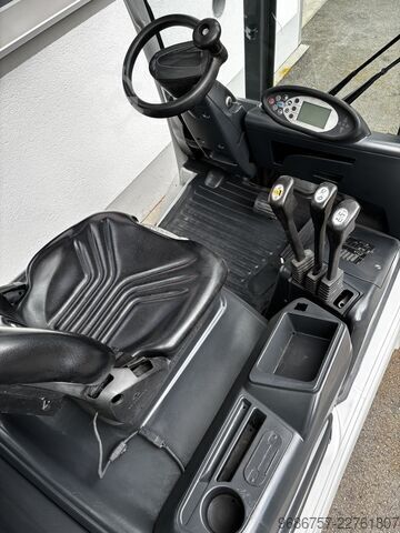 Empilhador STILL RX70-25