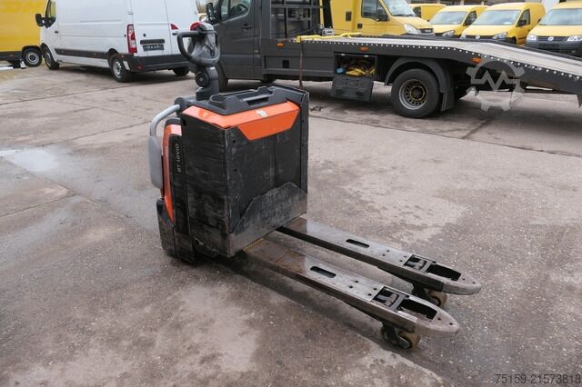 Egyéb toyota Levio LPE 200