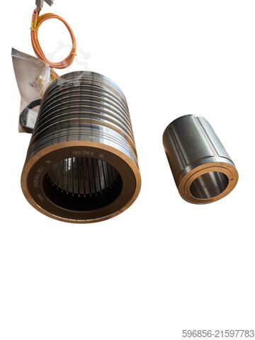 SIEMENS 1FE1093-6WV11-1BZ2-Z FZ616 3709 01 001 Synkronmotor 16,8–21,5 kW SIEMENS 1FE1093-6WV11-1BZ2-Z FZ616 3709 01 001 SILNIK SYNCHRONICZNY 16,8–21,5 kW SIEMENS 1FE1093-6WV11-1BZ2-Z FZ616 3709 01 001 SILNIK SYNCHRONICZNY 16,8–21,5 kW