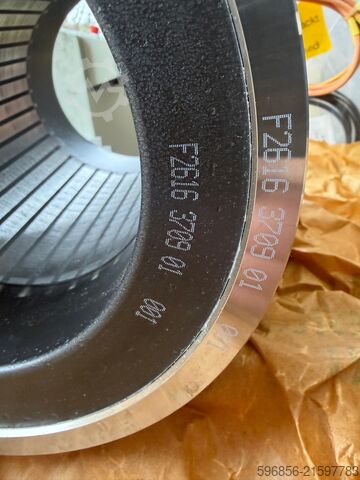 SIEMENS 1FE1093-6WV11-1BZ2-Z FZ616 3709 01 001 Synkronmotor 16,8–21,5 kW SIEMENS 1FE1093-6WV11-1BZ2-Z FZ616 3709 01 001 SILNIK SYNCHRONICZNY 16,8–21,5 kW SIEMENS 1FE1093-6WV11-1BZ2-Z FZ616 3709 01 001 SILNIK SYNCHRONICZNY 16,8–21,5 kW