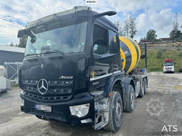 Blender Mercedes-Benz Arocs 3246 8x4 Concrete Truck. 85,000 km!
