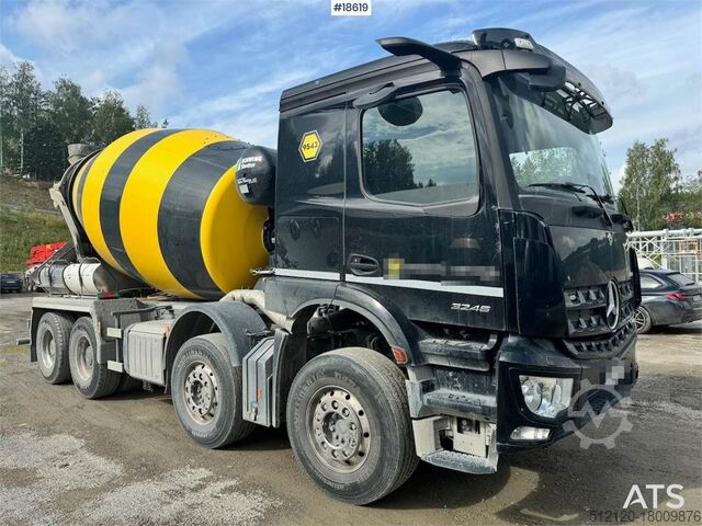 Blender Mercedes-Benz Arocs 3246 8x4 Concrete Truck. 85,000 km!